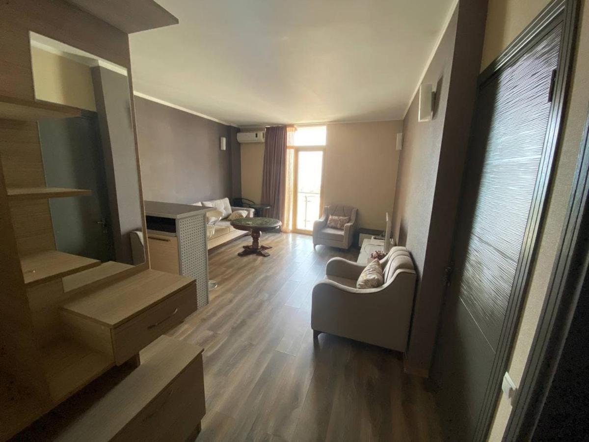 Grand Mall Apartment Batumi Exterior foto